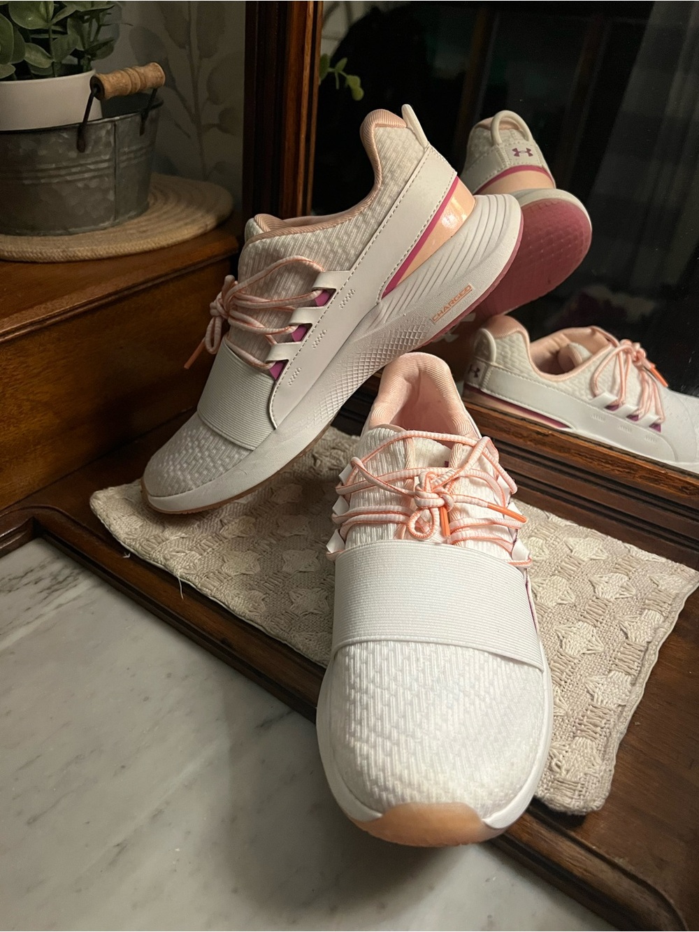 UNDER ARMOUR Charged Breathable CLR‎ Athletic Sneakers White Orange Women's Sz 9